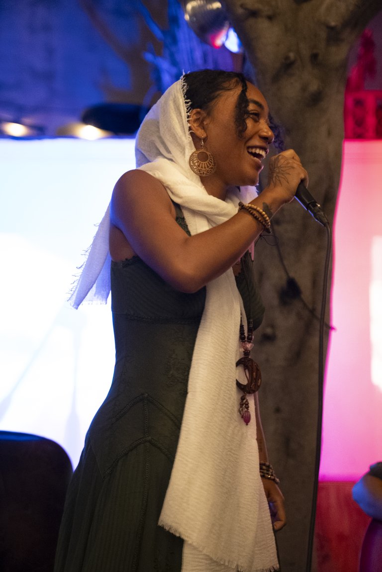 Photo on The Eyes and Ears Agency website