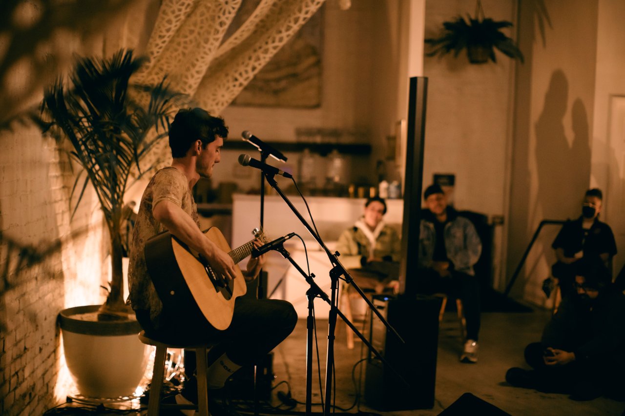 Charlie Burg at Earth Sessions