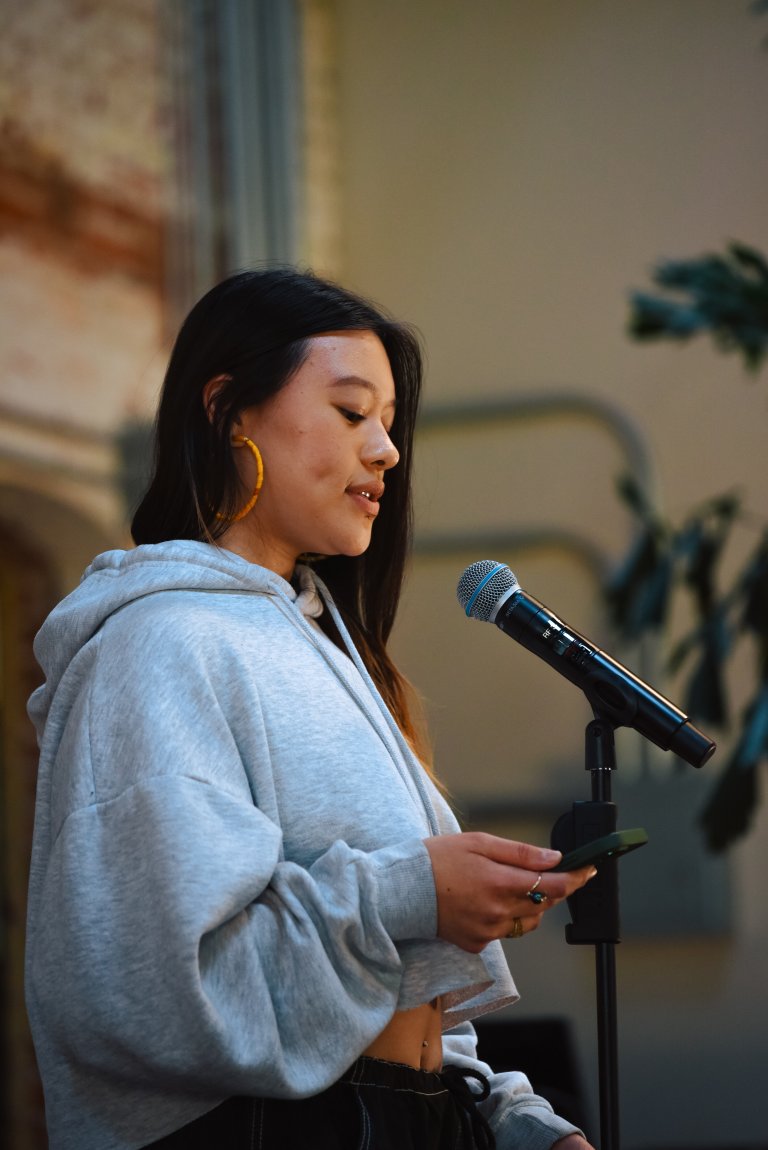 Photo on The Eyes and Ears Agency website